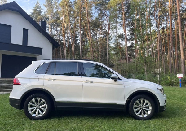 Volkswagen Tiguan cena 79700 przebieg: 198000, rok produkcji 2018 z Zielona Góra małe 667